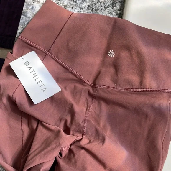 NWT Athleta Salutation Stash Pocket II tight - Picture 3 of 6